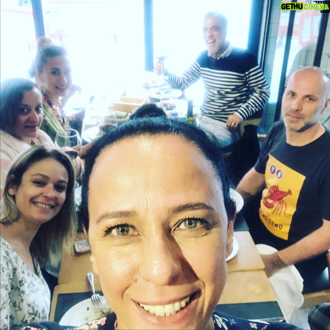 Pelinsu Pir Instagram - Otel biz gibi demlenmiş ,dostluklar kıvamında daha ne olsun 🙏😍 #şükür#dostlar #aşkım #porto #portugal @leventtulek