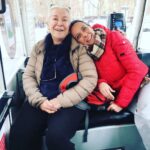 Pelinsu Pir Instagram - Bu günün #tbt si İpek in objektifinden Paris teki biz oluversin canlar 🤗😍🌺📸 @ipekbilginipek @leventtulek