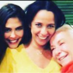 Pelinsu Pir Instagram - Çok özlediysem demek ki ,iyi haftalar 🙏🤗 @ipekbilginipek @dilaraaksuyek_