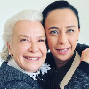 Pelinsu Pir Instagram - Bu fotoyu da şuraya bırakayım madem ,iyi akşamlar canlar🤗😊 #istanbullugelin #set