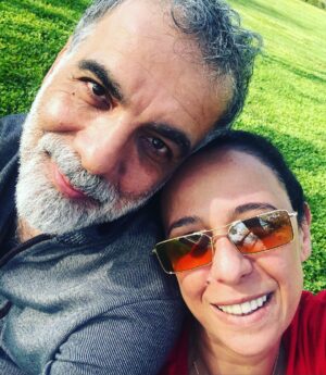 Pelinsu Pir Instagram - İyi ki bahar ,iyi ki aşk ,iyi ki sen ....🙏😍❤️#iyiki #bugündeböyle #aşk #şükür @leventtulek