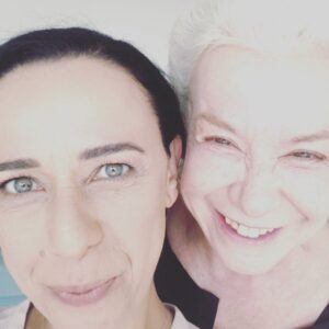 Pelinsu Pir Instagram - Akşam kimler  bizimle canlar,elleri göreyim 🤗💜#istanbullugelin #startv #o3medya