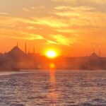 Pelinsu Pir Instagram - Tam senden gitmek lazım derken , yine yapıyorsun yapacağını #istanbul #çokgüzelsin #şükür 💜