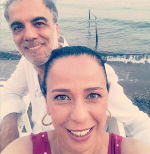 Pelinsu Pir Instagram - Azıcık kaçtık,hemen dönücez canlar 🤗😍🌺#biraztatil #aşkla #kactikbiz #özlendiniz @leventtulek
