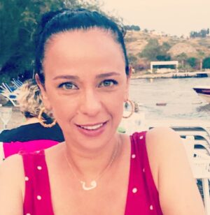 Pelinsu Pir Instagram - Azıcık kaçtık,hemen dönücez canlar 🤗😍🌺#biraztatil #aşkla #kactikbiz #özlendiniz @leventtulek