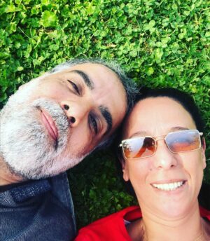Pelinsu Pir Instagram - İyi ki bahar ,iyi ki aşk ,iyi ki sen ....🙏😍❤️#iyiki #bugündeböyle #aşk #şükür @leventtulek