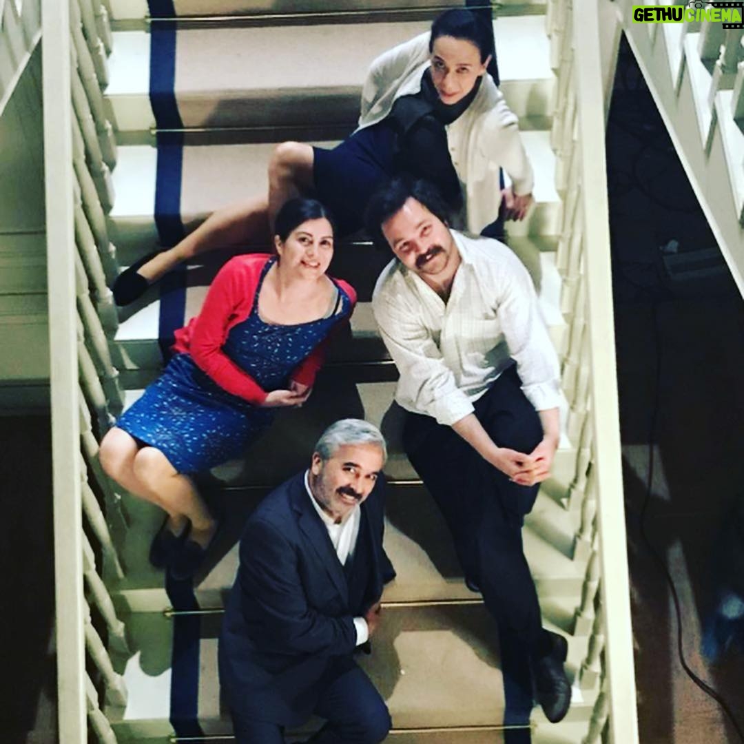 Pelinsu Pir Instagram - Bu ekip candır ,gerisi heyecandır 😂🙏😘💜#istanbullugelin #set #bugündeböyle #şükür