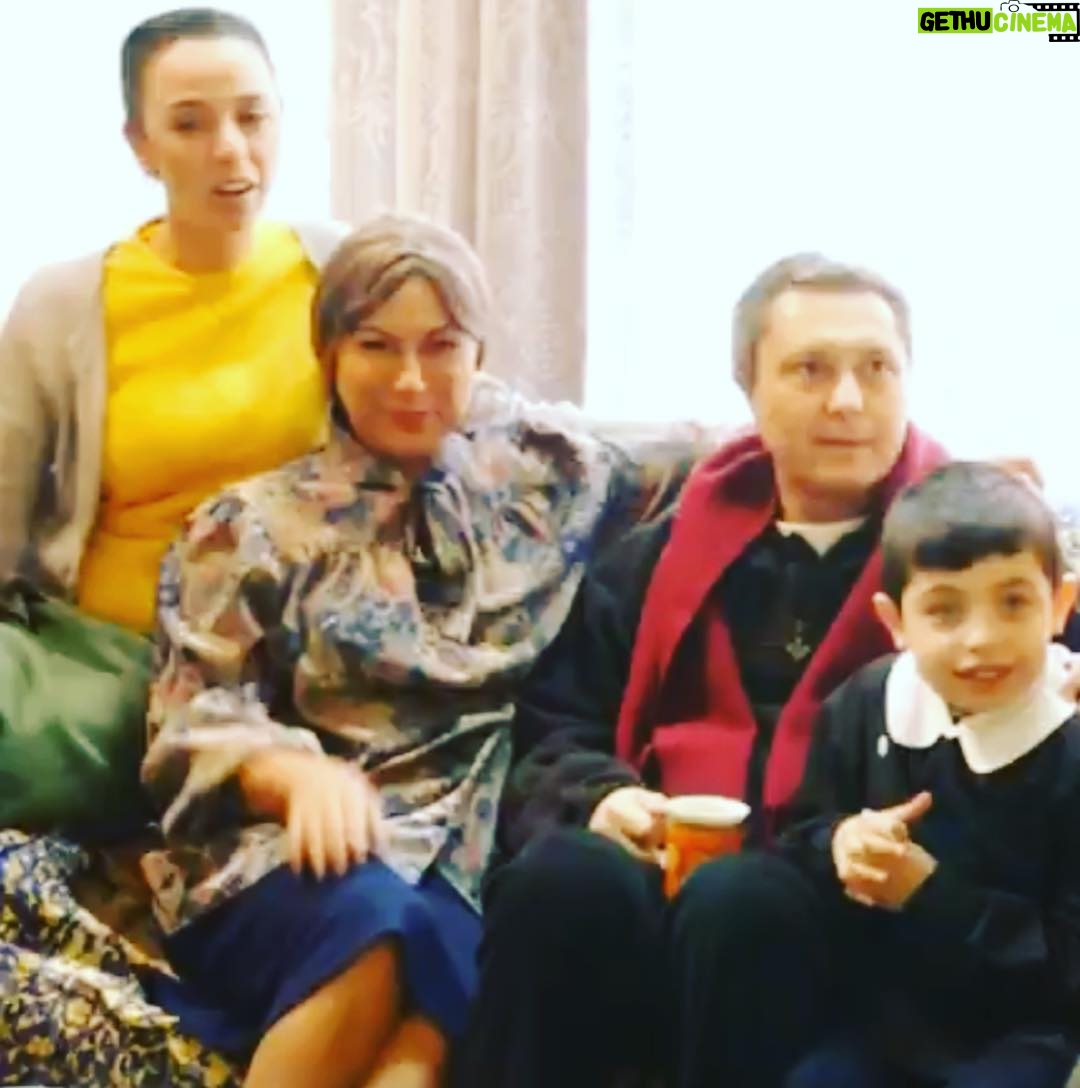 Pelinsu Pir Instagram - #tbt Koltuk filmi 🙏🤗 #koltuk #film @ömerkavur