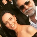 Pelinsu Pir Instagram - Büyük büyük cümleler kurup ,hiç yazılmamış benzetmeler ,şaşırtıcak övgüler bulmak isterdim senin için canparem .Lakin hiç biri mümkün değil anlatmaya .İyi ki sen ,şükür ki sen ,ben seni çok ama çoook ....❤️🙏❤️ @leventtulek