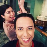 Pelinsu Pir Instagram - Cumartesi çalışmacaları 😂🤗#istanbullugelin #set #cumartesi