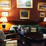 Pelinsu Pir Instagram - Otel biz gibi demlenmiş ,dostluklar kıvamında daha ne olsun 🙏😍 #şükür#dostlar #aşkım #porto #portugal @leventtulek