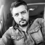 Pendar Akbari Instagram - ... .. ‏اگر روزی دنیا را دوست نداشتی، جایت را عوض کن تا از زاویه ‌ای دیگر به آن بنگری. دنیا از بعضی زوایا دوست ‌داشتنی‌‌ست و در بعضی زوایا نه ! در بعضی از زوایا بهتر و زیباست، در بعضی زوایا تاریک و خسته ‌کننده. یادت باشد تو باید جایت را عوض کنی، چرا که دنیا هرگز از جایش تکان نخواهد خورد ! #رسول_یونان #pendarakbari #پندار_اکبری #iranianartist #iranianactor #iran #honar #honarmandan #art #artist #iranian #life