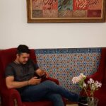 Pendar Akbari Instagram - ... .. گر بیایی دهمت جان و نیایی کُشدم غم من که بایست بمیرم! چه بیایی ، چه نیایی... #سعدی #پندار_اکبری #pendarakbari #iran #iranianartist #iranianactor #honarmandan #honar #art #artist