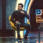 Pendar Akbari Instagram - ... .. امروز .... زنده رود ... اصفهان.. نصف جهان.. . سپاس از دوست عزیزم حمید مقصودی که بعد از هشت سال من رو به این برنامه دعوت کرد و خاطره ها رو برام تکرار کرد ... @hamidmaghsoodii خسته نباشید به عوامل خوب این برنامه و تشکر ویژه از مهمان نوازی مردم خوب اصفهان و همه شما که این برنامه رو تماشا کردید عکس از استودیو ۱۹۶۸ @zenderood.98 #پندار_اکبری #ایران #اصفهان #pendarakbari #iran #isfahan #iranianartist #iran #iranianactor #art #honarmandan #honar