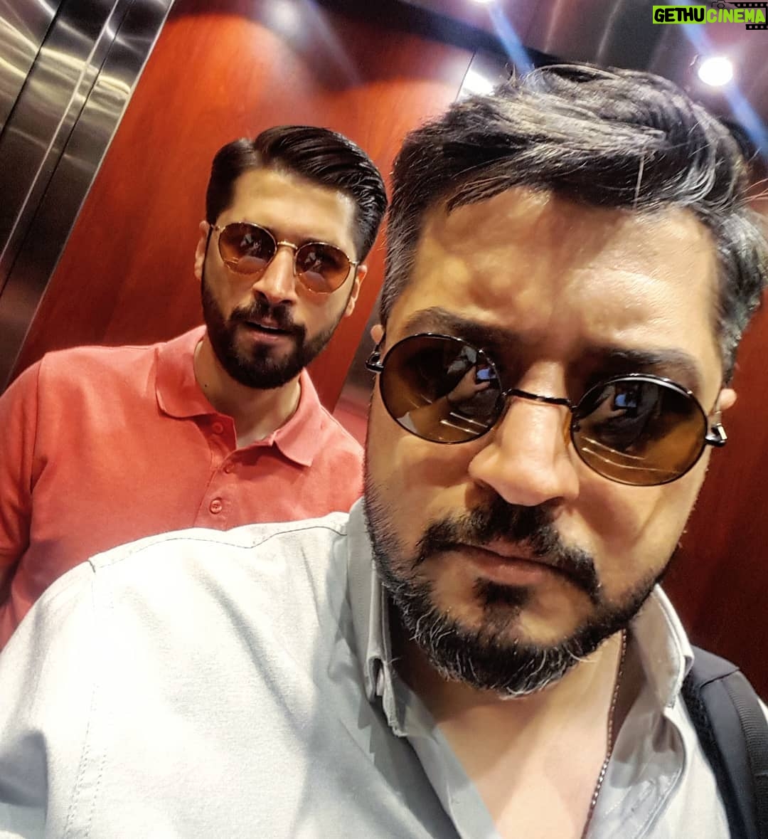 Pendar Akbari - 19.7K Likes - تولد....تولد......تا میتونی اون پشت قیافتو این شکلی کن مهم اینه خیالم راحته همیشه پشت سرم هوامو داری ...تولدت مبارک عرفان کاستاکورتا 💙💙💙💙 به همه آرزوهات دست پیدا کنی
#pendarakbari #erfanakbari
#akbaribrothers #iranianartist #iranianactor #artist #honarmandan
