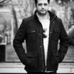 Pendar Akbari Instagram - ... .. اگر زمان منتظر ما می‌ایستاد تا ما به بلوغ برسیم، قطعا زندگی با نقص‌های کمتری را تجربه می‌کردیم. نمی‌دانم زندگی بدون واژه‌ی «افسوس» چه شکلی خواهد بود! شیرین‌تر است یا مزه‌ی یکنواختی دارد!؟ #بهومیل_هرابال #پندار_اکبری #pendarakbari #iranianartist #iranianactor #iran #art #honarmandan #honar