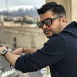 Pendar Akbari Instagram - ... .. ما به آنچه حقیقت است اعتقاد نداریم بلکه به چیزی باور داریم که دوست داریم به عنوان حقیقت درکش کنیم #جویس_کرول_اوتس عکس از عرفانِ کاستاکورتا @erfanakbari #پندار_اکبری #pendarakbari #iran #iranianartist #iranian #iranianactor