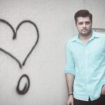 Pendar Akbari Instagram - ..... ما انسانها بر روی کره ی زمین زندگی نمی کنیم بلکه سرزمین واقعی ما قلب کسانی است که دوستشان داریم! #کریستین_بوبن #pendarakbari #پندار_اکبری