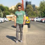Pendar Akbari Instagram - انگار خیلی قضیه جدیه😎 .. #پندار_اکبری #پنداراکبری #pendarakbari #pendar_akbari #iranianartist #iranianactor #honarmandan #honar