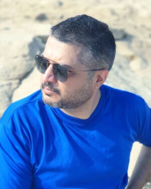 Pendar Akbari Instagram - بنظرتون چه کنیم که حالمون خوب باشه ؟ 
.
یه جایی خوندم هروقت واژه یا کلمه ای  امیدوار کننده به دیگران هدیه کنی، نه تنها احساس بهتری خواهی داشت بلکه شخصیت مثبت خودت رو ثبات بیشتری خواهی بخشید
#شاد_زندگی_ڪنیم

#پندار_اکبری #پنداراکبری #pendarakbari #pendar_akbari