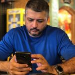 Pendar Akbari Instagram - در جوار من بنشین و بگذار جهان گذر کند: هیچ‌گاه چنین جوان نخواهیم بود... ✍🏻 #شکسپیر #pendarakbari #pendar_akbari #پندار_اکبری #پنداراکبری