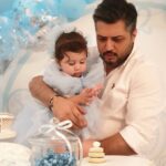 Pendar Akbari Instagram - نباتِ عزیزم ، فسقلی خوشمزه عمو زندگیت پر از خوشی ، دلت همیشه شاد تولدت مبارک 💙 #نبات_استخری #پناه_استخری #پندار_اکبری #شاهرخ_استخری
