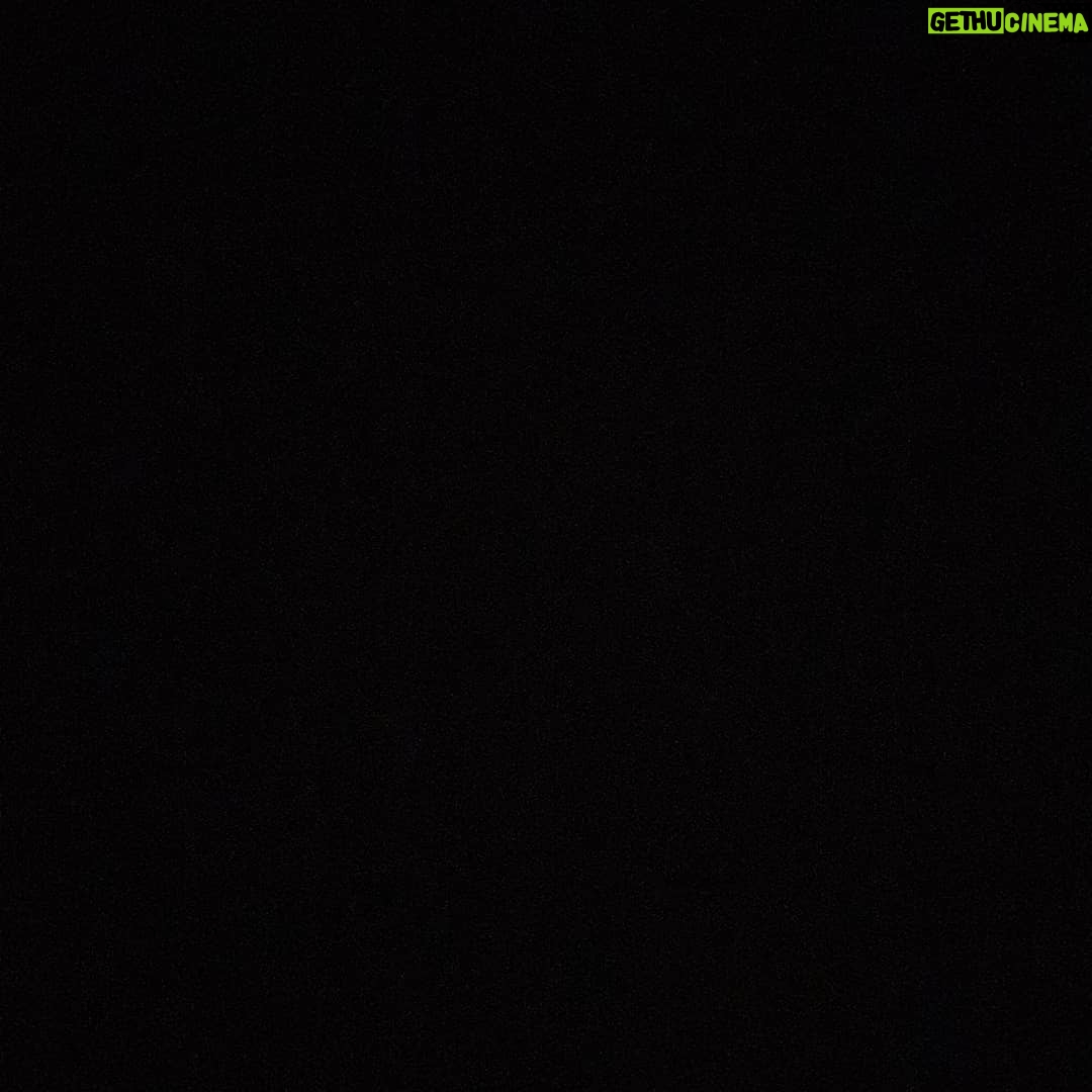 Pendar Akbari Instagram - و مجددا تسلیت به خانواده های محترم جانباختگان سانحه هوایی پرواز اوکراین .... و تاسف به حال دروغگویی مسئولان !