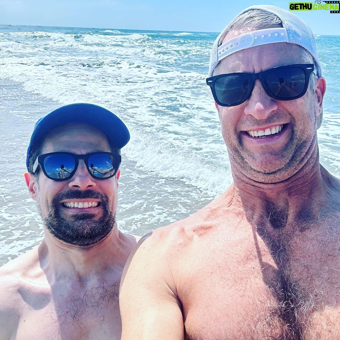 Penn Holderness - 0.9K Likes - This is a really cool beach where two sides of oCHIN meet each other. @alacamoire said it was kind of trippy and reminds him of the move InceptCHIN