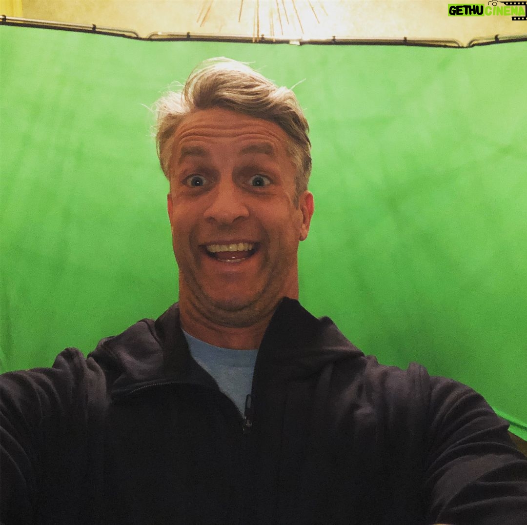 Penn Holderness - 853 Likes - Just bought a 13 foot curved green screen. Supposed to be for our video productCHIN but I am totally using this to double chin from outer space. Swipe to see that. #doublechinstagram
