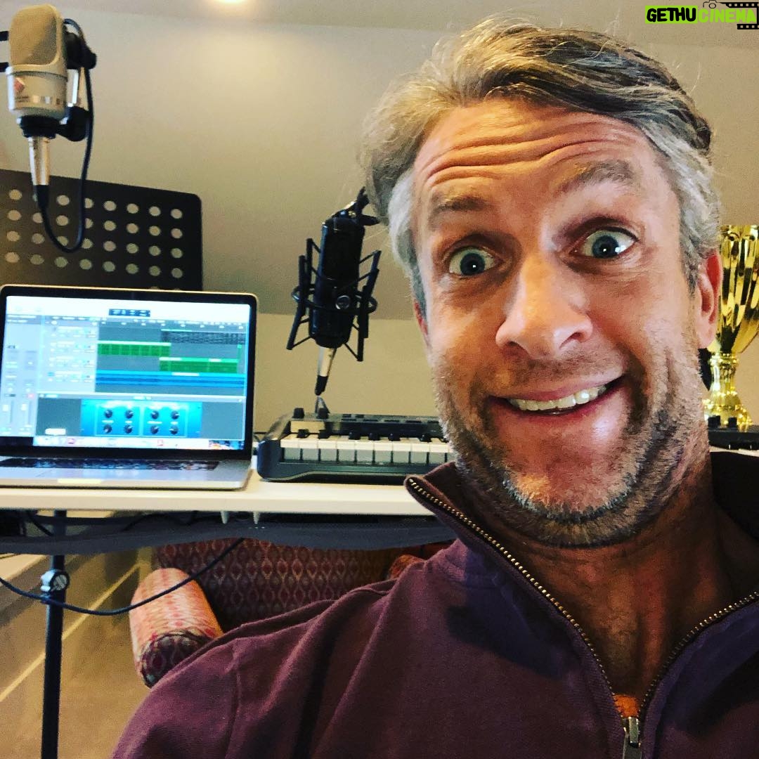Penn Holderness Instagram - Time to hit the recording studio again, first song of 2019 coming right up. It’s meant for kids and is either the funniest, or stupidest thing I’ve ever written #doublechinstagram #nohairproduct #SongComposiCHIN