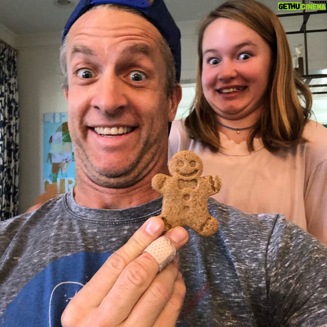 Penn Holderness Instagram - We’re making CHINGERBREAD MEN!!! #doublechinstagram