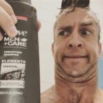 Penn Holderness Instagram - Got this by accident. Can someone explain the health benefits of charcoal in my hair? Not mad, but want to CHINvestigate #doublechinstagram #CHINflammableHair @dovemencare explain