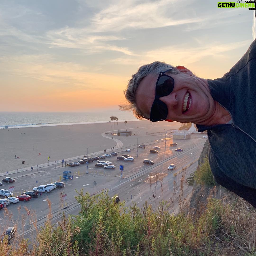 Penn Holderness - 0.9K Likes - Santa Monica is beautiful. Still no earthquakes (knock on wood) Sorry about the solar CHINclipse. #doublechinstagram
