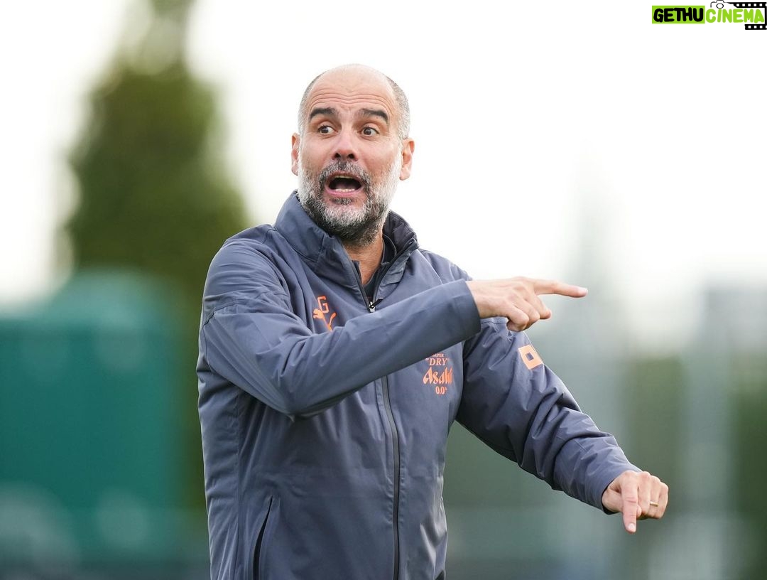 Pep Guardiola Instagram - Back at CFA #mancity 📷 @tomflathers_mcfc