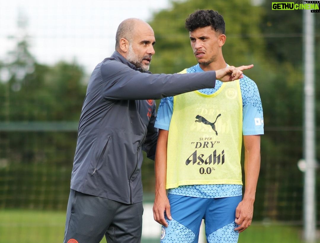Pep Guardiola Instagram - Back at CFA #mancity 📷 @tomflathers_mcfc
