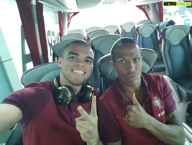 Pepe Instagram - Grande @brunoralves2oficiall foi para mim uma honra termos partilhado tantos momentos! Confio e desejo que o que se segue te traga muitas alegrias e êxitos! 🤜🏼🤛🏼