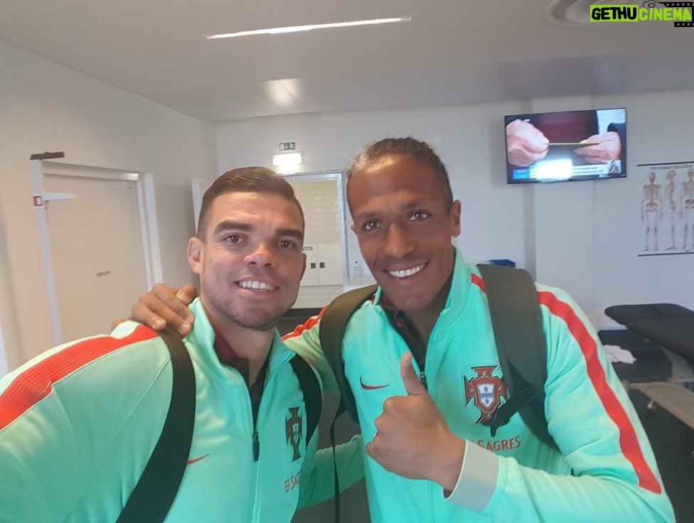Pepe Instagram - Grande @brunoralves2oficiall foi para mim uma honra termos partilhado tantos momentos! Confio e desejo que o que se segue te traga muitas alegrias e êxitos! 🤜🏼🤛🏼