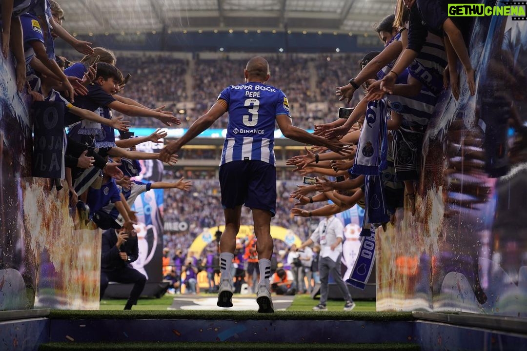 Pepe Instagram - •2021/2022• @fcporto Caminho longo marcado pela UNIÃO, ESFORÇO e APOIO dos nossos! Agradeço aos que estiveram presentes apoiando e exigindo sempre comprometimento e seriedade. A todo o staff, adeptos e família estas conquistas são NOSSAS 🏆🏆 Até já 👋