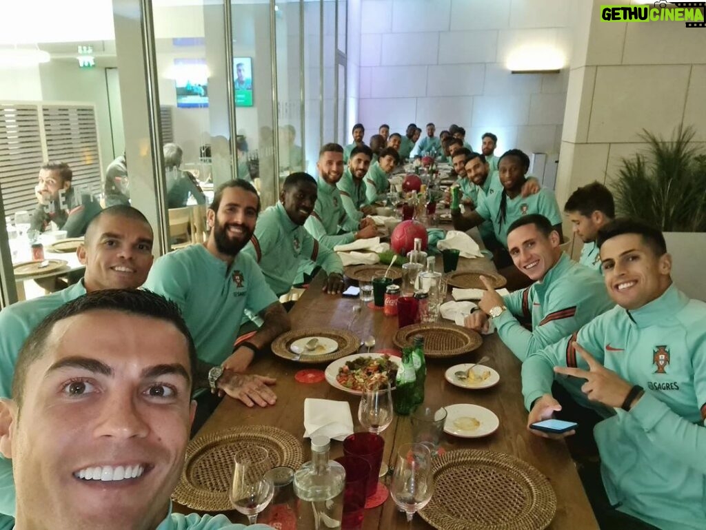 Pepe Instagram - J U N T O S 🇵🇹 . #TudoPorPortugal