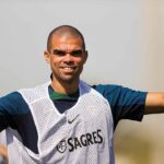 Pepe Instagram - ☝🏽dia para #VesteABandeira 🇵🇹