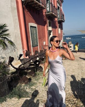 Peri Baumeister Instagram - Grazie Mille @lizrida x @yyasharazad for your Love and this unforgettable Week 🤍

1. Sicilian Wedding at it’s best
2. May I kiss the bride ?
3. But don’t take her home 
4. Ok at least I got you 
5. New Chapter 
6. I wished for it
7. What it‘s ( really) all about 
8. Buttons 
9. 🍋
10. Ciao Raggaze