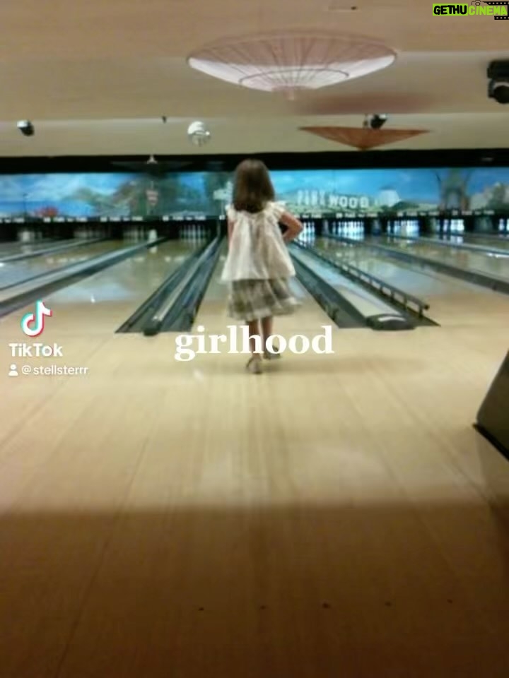 Peri Gilpin Instagram - 💖☀️my daughter made a video about her childhood. It’s a dream.