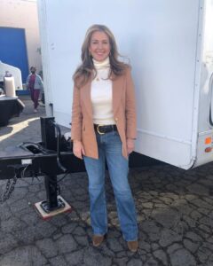 Peri Gilpin Instagram - Hi ho, hi ho! It’s off to work I go! @whileyouwerebreeding