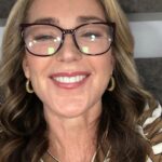 Peri Gilpin Instagram - Love this fluffy cloud of inventiveness and fun beyond my wildest dreams. @theotherkristinnewman @billy4529 @beccamillergleason @chelseafrei @alyntopper @brettabay @theadorable1 @whileyouwerebreeding ❤️ @catccohen @alicemhunter @koshadelhi based on Kristin Newman’s adventurous, funny, brilliant memoir What I Was Doing While You Were Breeding. Read it while you are waiting for this series to air. ✈️🚋🚘🛶🚢🛵 @whileyouwerebreeding #whatiwasdoingwhileyouwerebreeding Anahiem