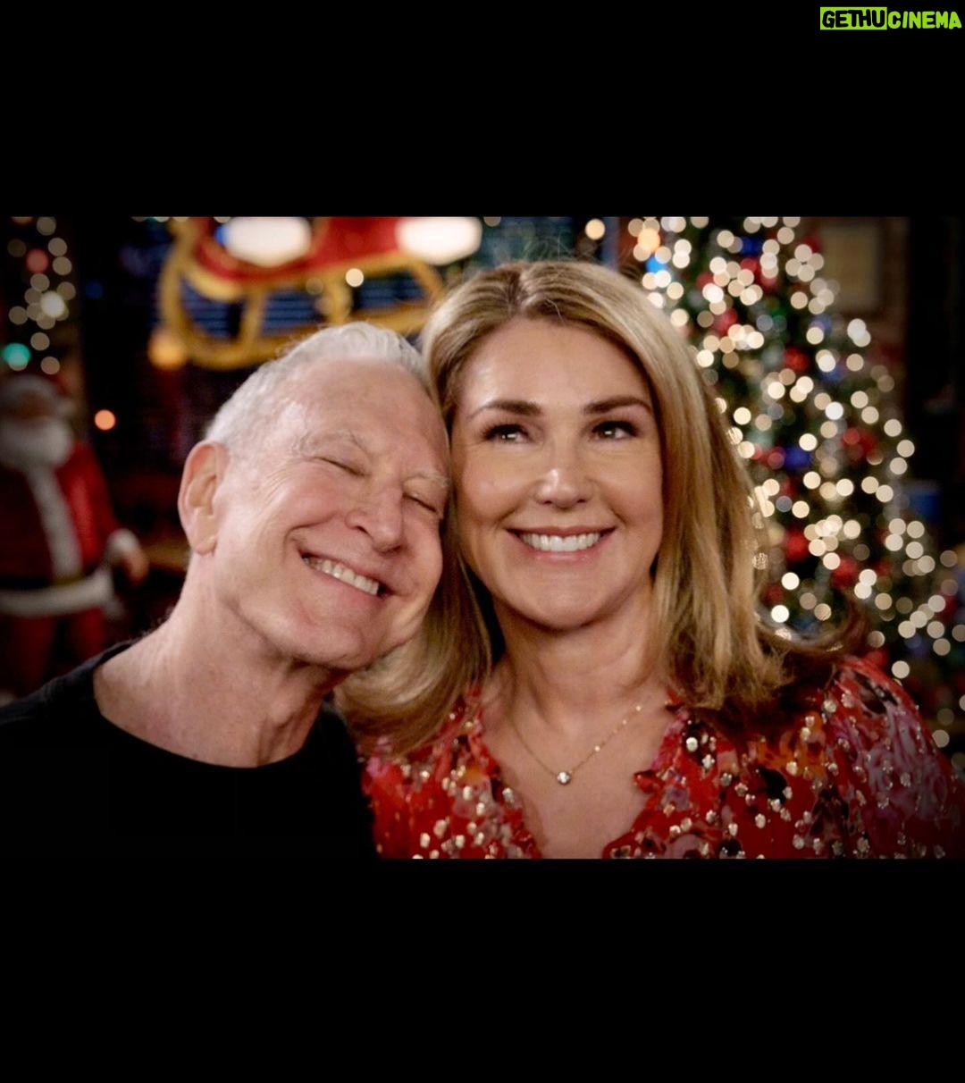 Peri Gilpin Instagram - 🥳🎉 Paramount Pictures Studios
