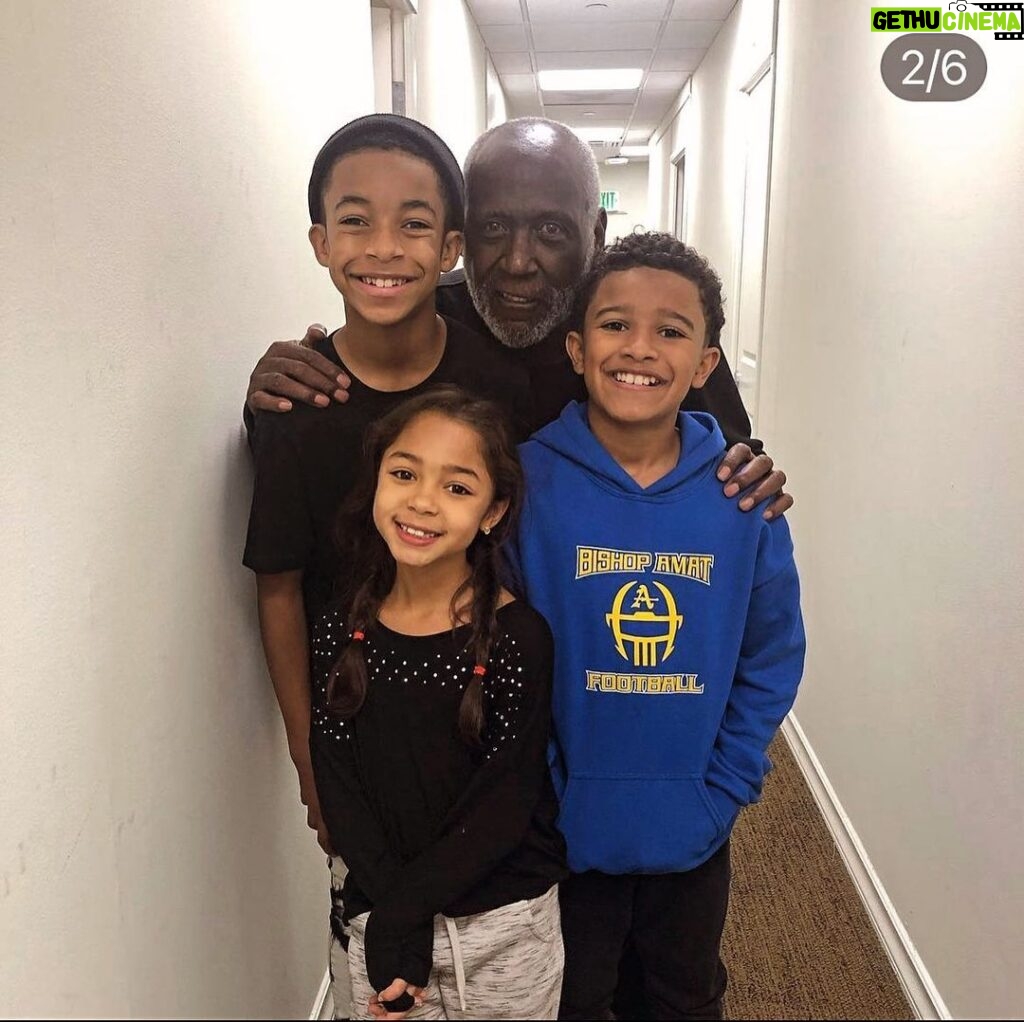 Peri Gilpin Instagram - I join @@isaiahrussellbailey @thecameronjwright @jordyn.r.james in mourning the loss of Richard Roundtree. The world has lost a great man. Rest in peace Richard Roundtree.