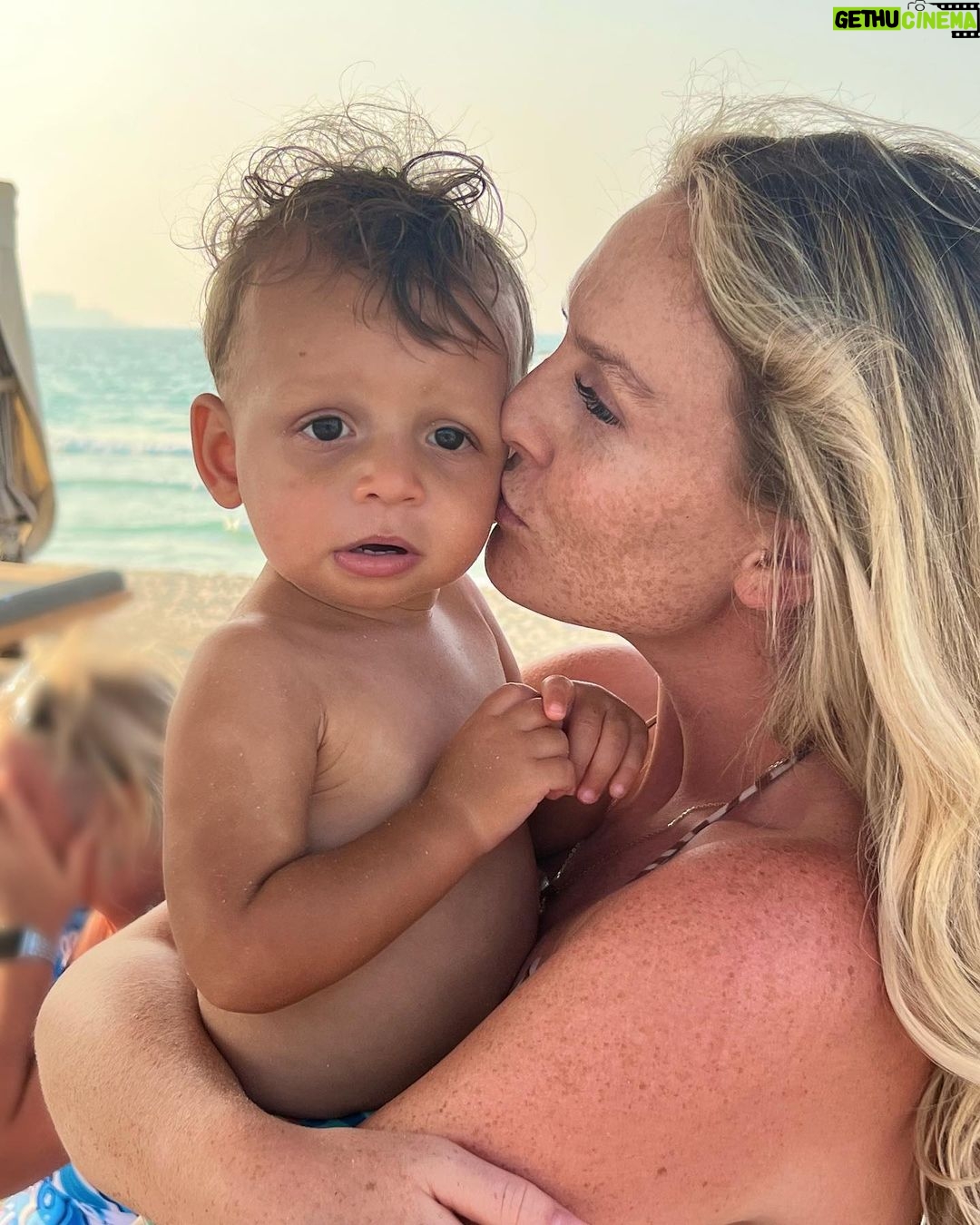 Perrie Edwards Instagram - Holiday with my loves ☀️