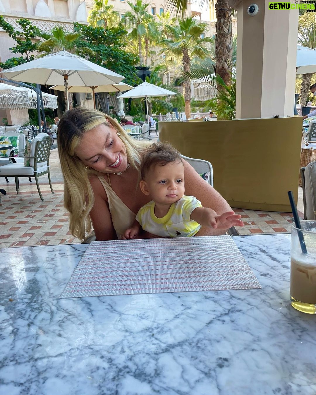 Perrie Edwards Instagram - Holiday with my loves ☀️