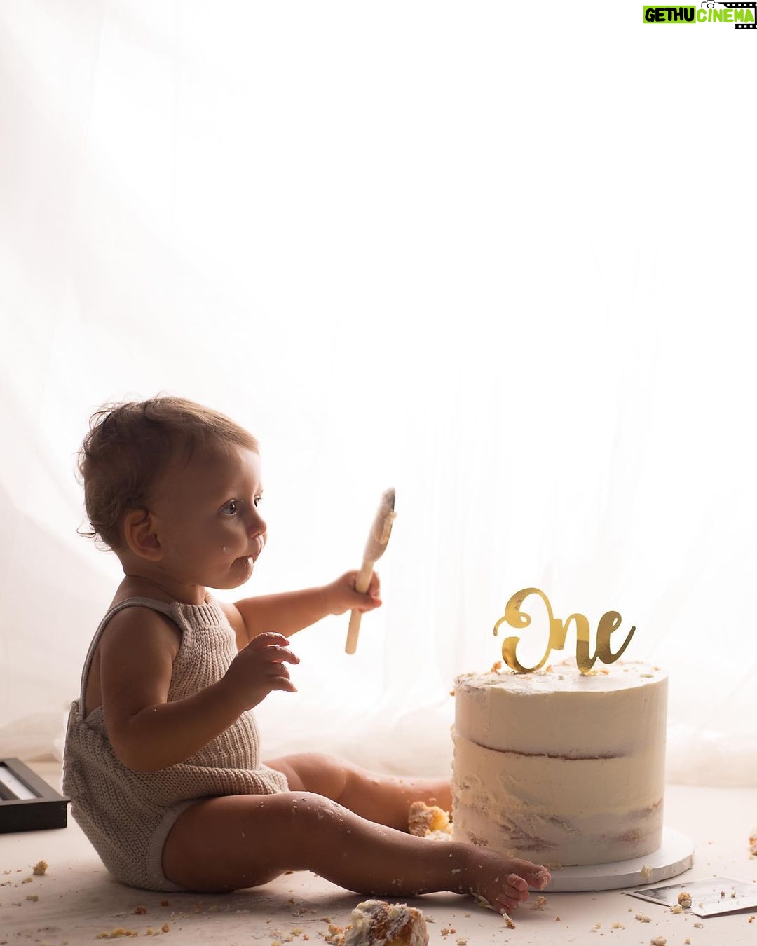 Perrie Edwards Instagram - Axels cake smash! 🎂 (theee most adorable thing I’ve ever witnessed 🥹😂)