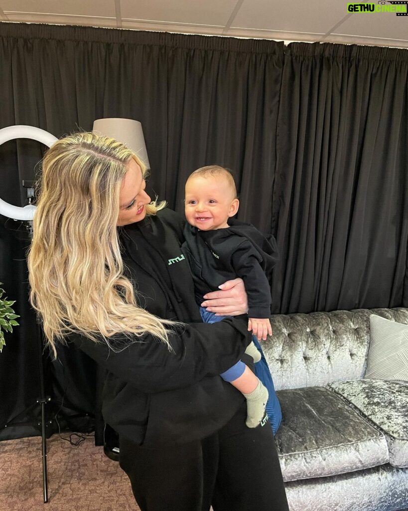 Perrie Edwards Instagram - We were in matching Little Mix tracksuits but in true baby style he shat everywhere. But here we are! Watching his first ever show 🥺😍♥️